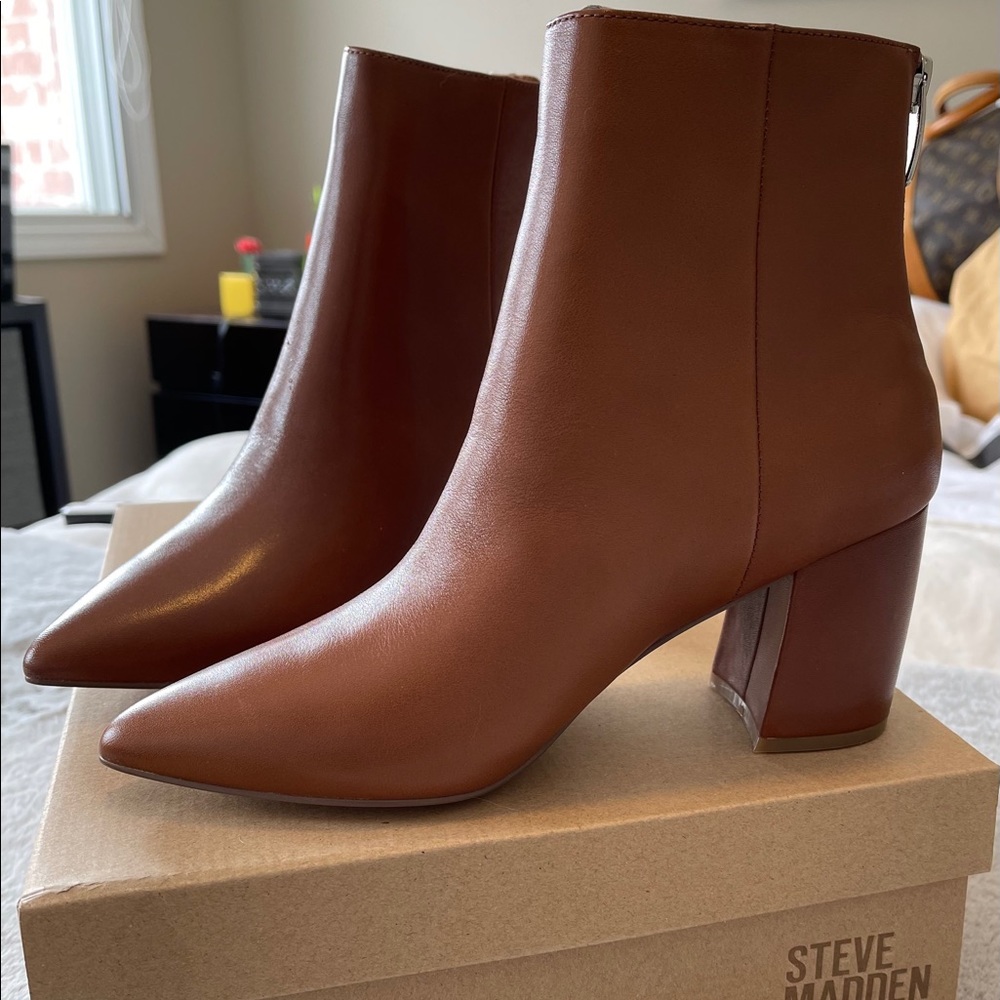Steve Madden short boots